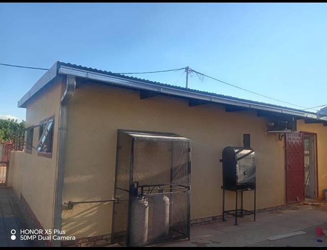 2 BEDROOM HOUSE FOR SALE IN SOSHANGUVE GG